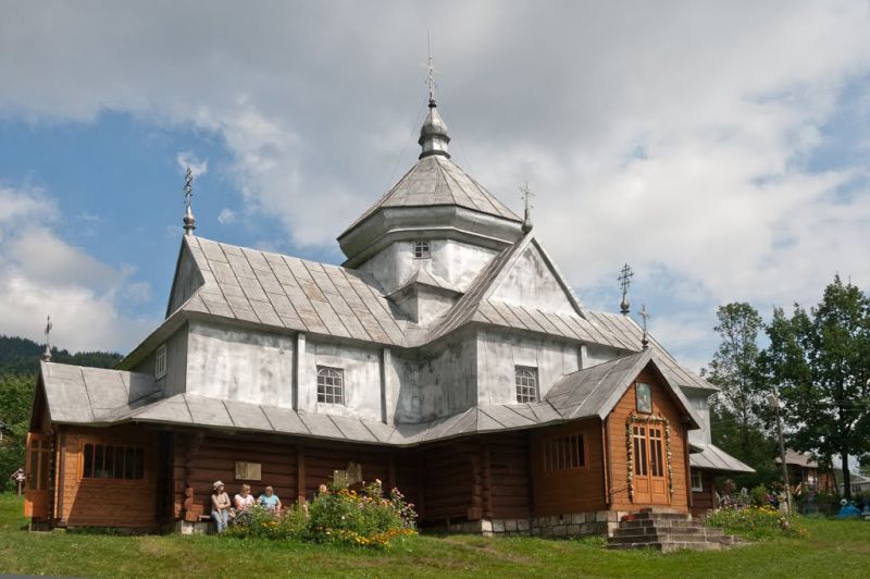 Церква Різдва Богородиці, Криворівня