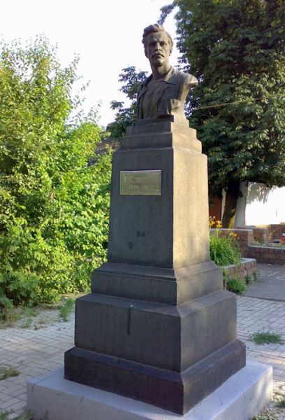  Monument to Babushkin IV, Dnepropetrovsk 