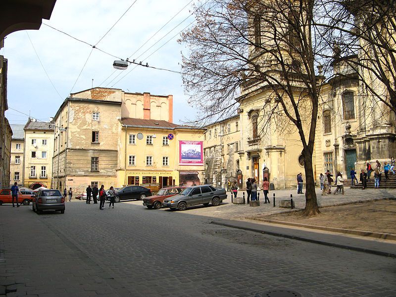 Музейная площадь, Львов