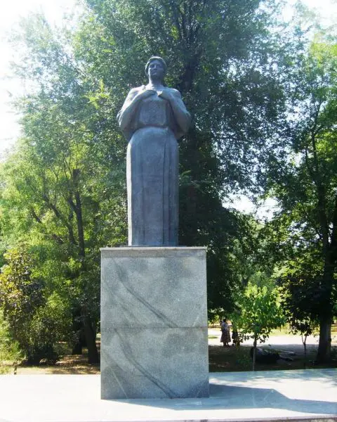 Мемориал воинам, Орехов