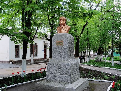 Пам'ятник Н. Пирогову