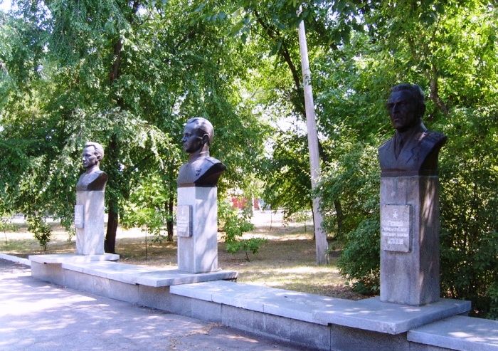 Меморіал воїнам, Орєхов