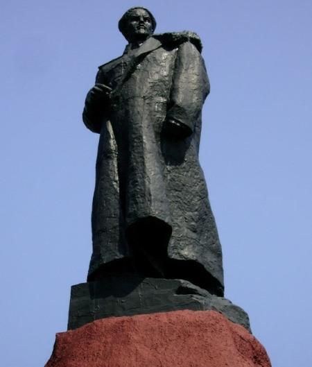 Памятник Ковпаку, Путивль
