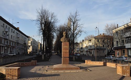 Пам'ятник Єнакієву