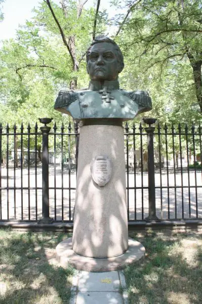 Памятник Лазареву, Николаев