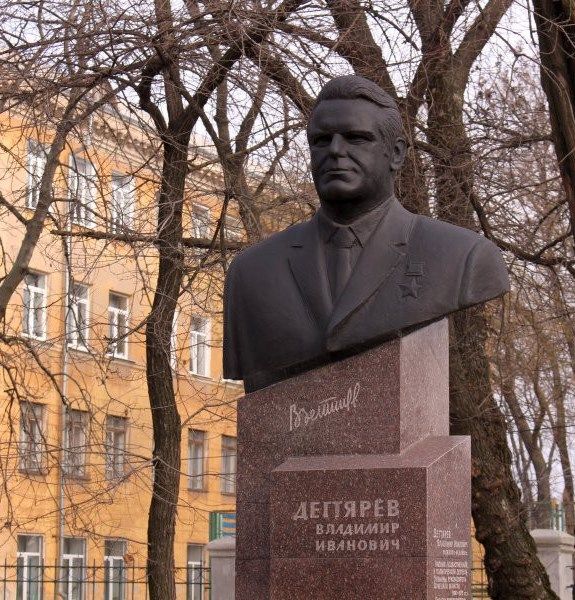 Monument to Degtyaryov in Donetsk