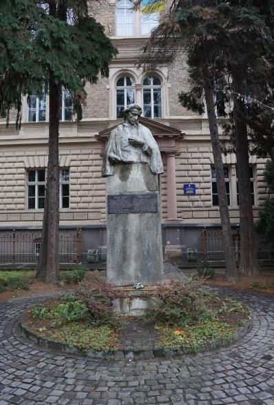 Monument to Gabor Dojko