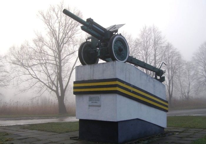 Пам'ятник воїнам-визволителям« Гармата », Ковель