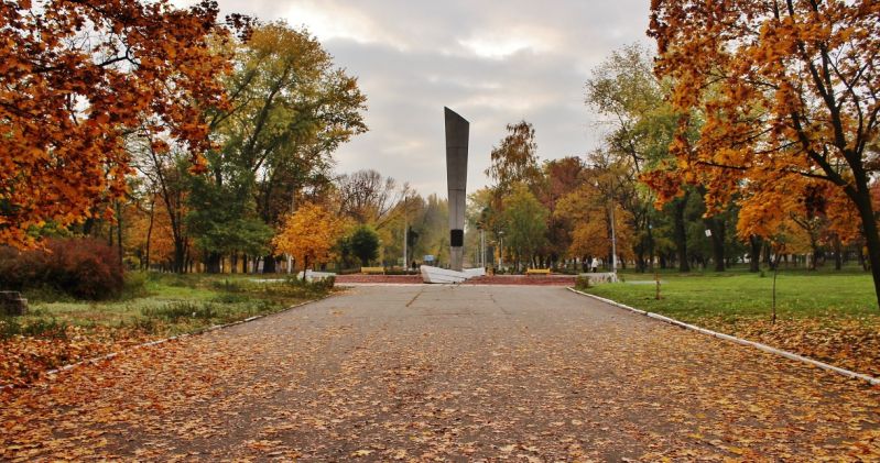 Monument to the Pilots-Komsomols of the 81st Aviation Regiment, Dnepropetrovsk