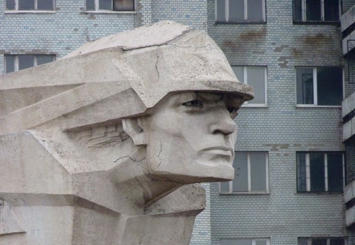 Памятник Тревожная молодость, Запорожье