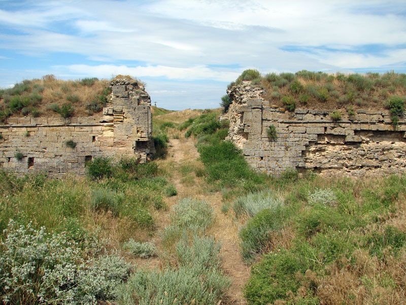 Арабатская крепость