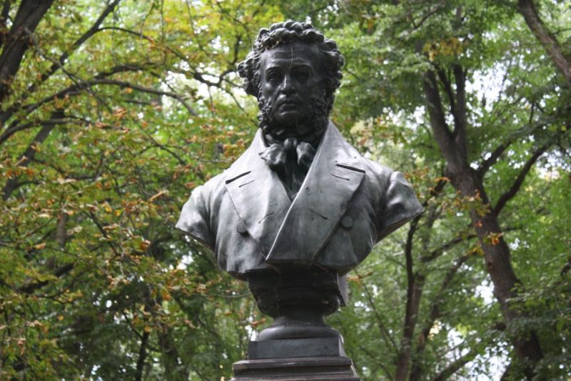 Monument to Pushkin, Chernigov