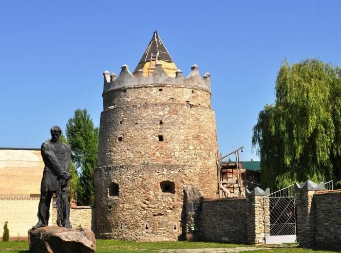 Летичівський замок (Домініканський монастир)