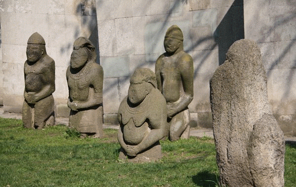 Каменные бабы, Днепропетровск.