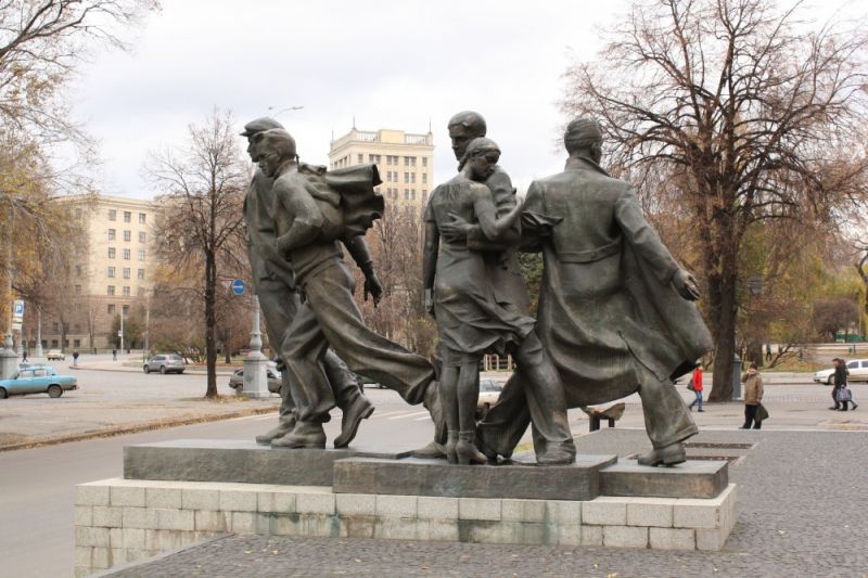 Памятник харьковским студбатовцам