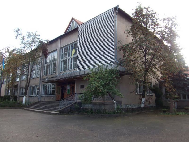  Museum Institute of Decorative and Applied Arts, Kosiv 