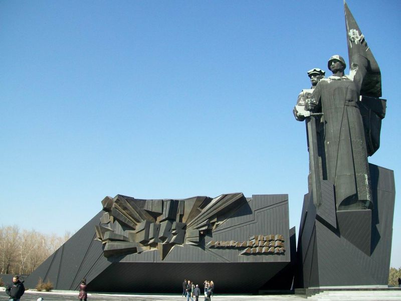 Монумент Твоим освободителям, Донбасс