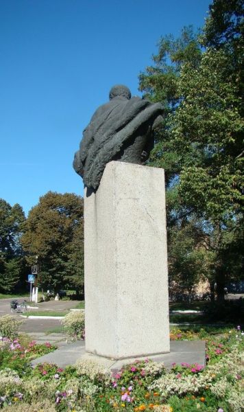  Monument to Taras Shevchenko, Chigirin 
