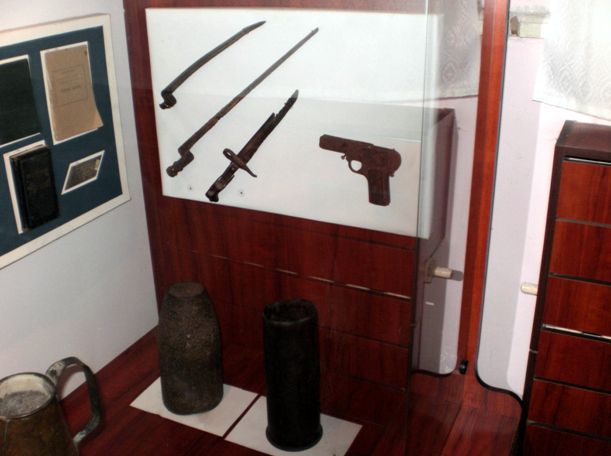  Khartsyzsk History Museum 