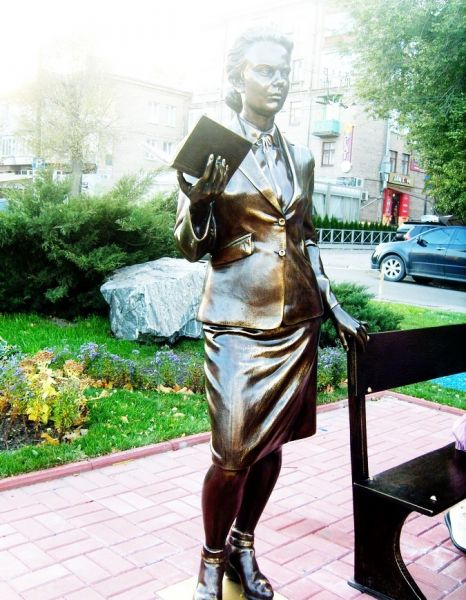 Monument to the Teacher, Zaporozhye