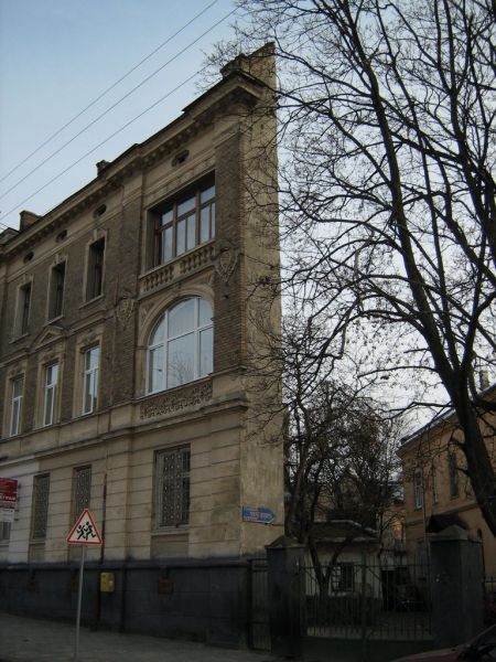 Плоский будинок, Львів