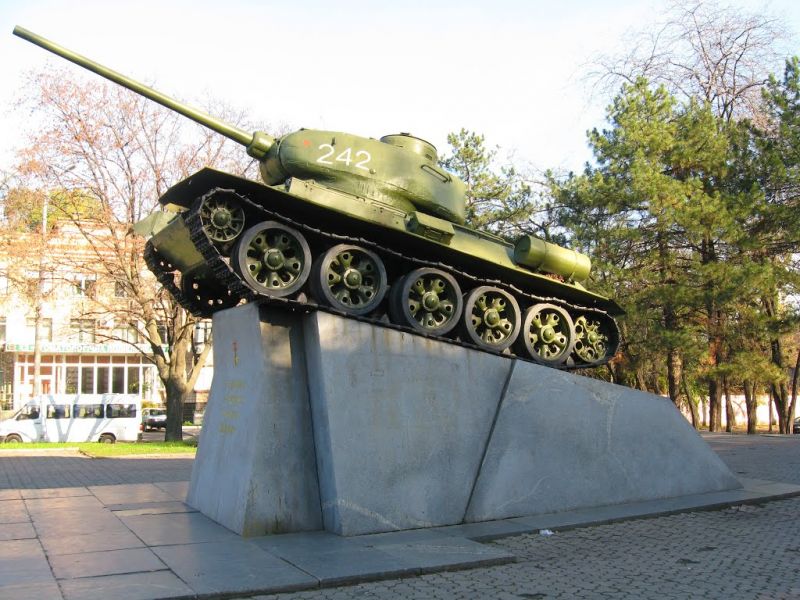 Памятник генералу Ефиму Пушкину