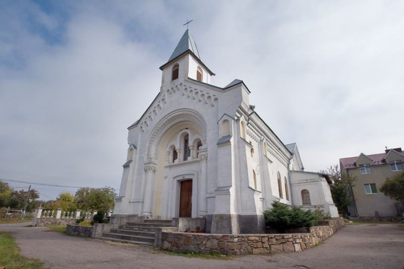 Костел св. Анни в Тальному