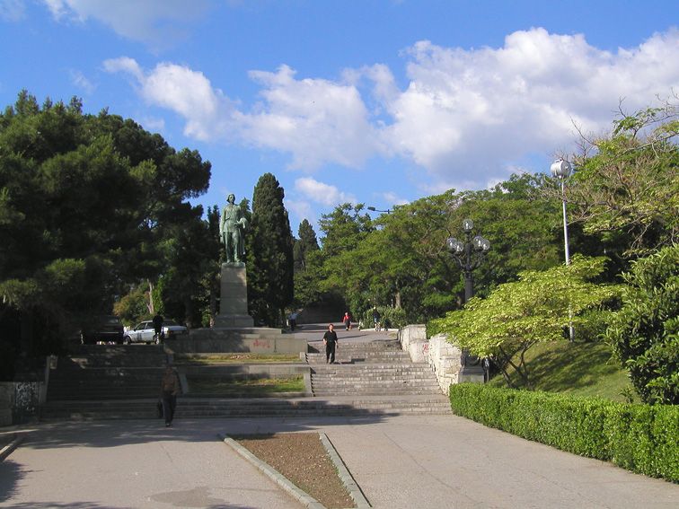 Monument to Gorky in Yalta