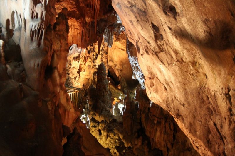  Скельская сталактитова печера 