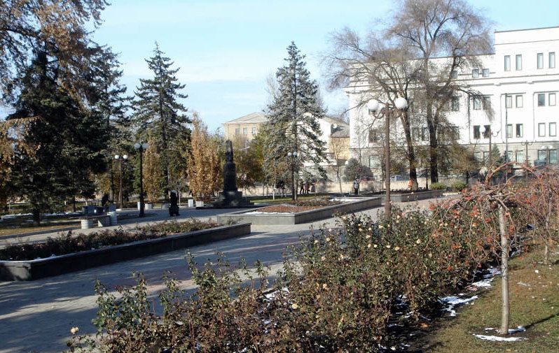 Сквер Павших Коммунаров, Донецк