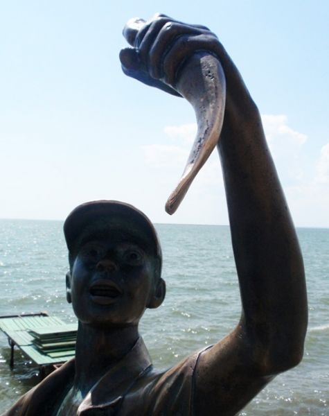 Monument to the Fisher Boy, Berdyansk