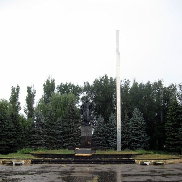Monument on the communal grave to Soviet soldiers in the public garden 