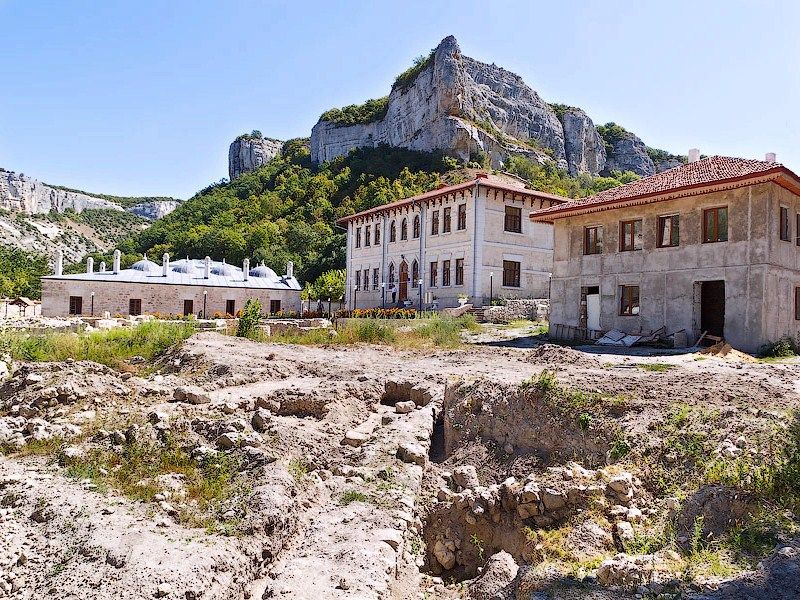 Devlet Saray (Lariches Museum)