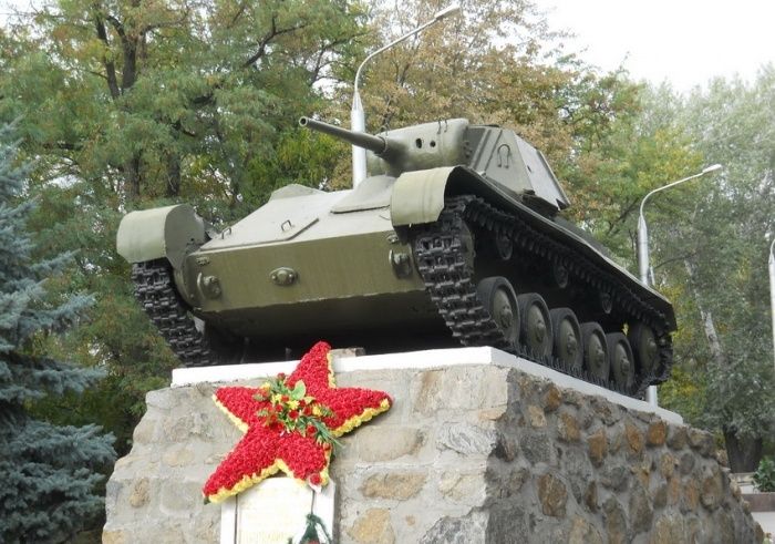 Monument to Tank T-70, Melitopol 