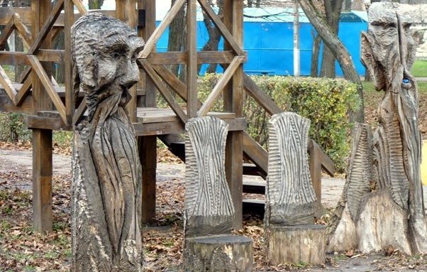 Деревянные скульптуры, Кобеляки