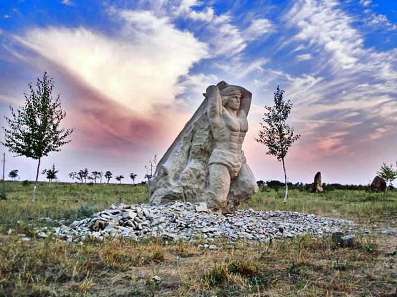 Дружковский парк каменных скульптур «Святогор»