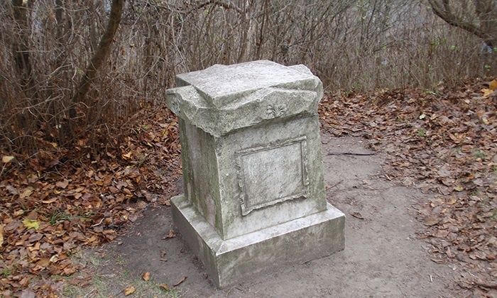  The monument of your favorite dog Princess Lopukhina, Korsun-Shevchenkovsky 