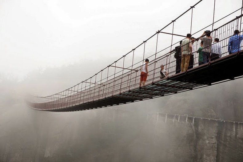 Transparent suspension bridge in China