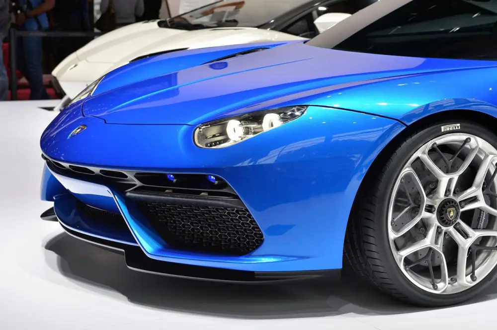Lamborghini Asterion LPI 910-4: первый гибридный и тихий