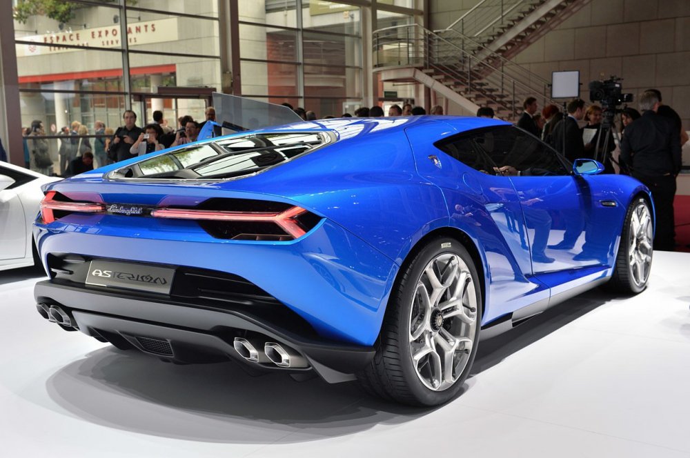 Lamborghini Asterion LPI 910-4: the first hybrid and quiet