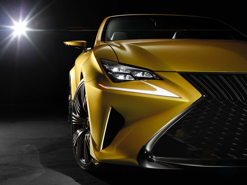 Lexus LF-C2: golden and absolutely without a roof