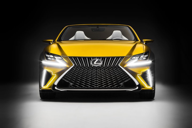 Lexus LF-C2: golden and completely without a roof