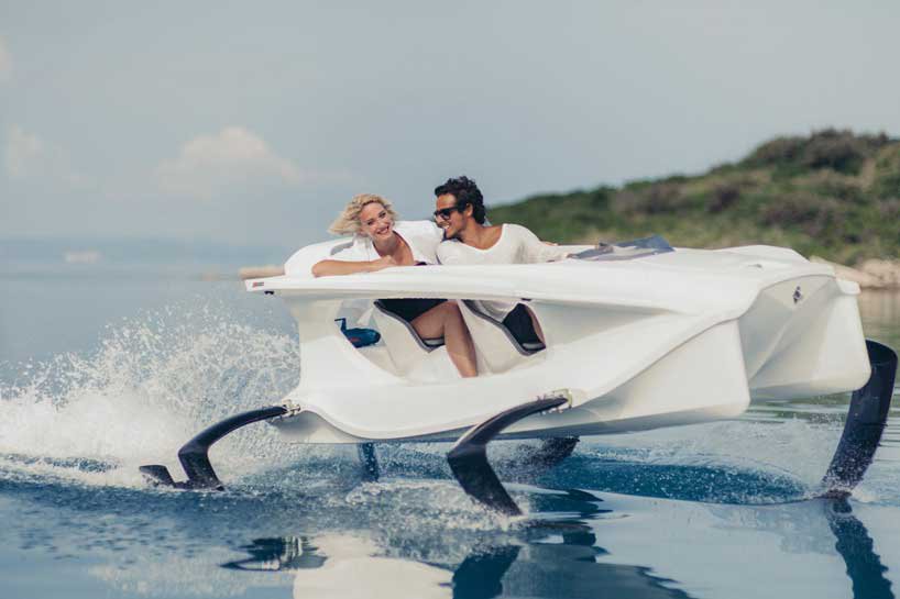 Electric hydrocycle on hydrofoils