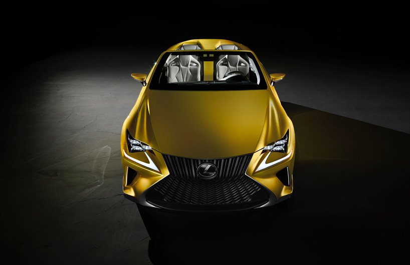 Lexus LF-C2: golden and absolutely without a roof