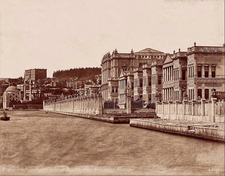 Traveling through Istanbul of the XIX century