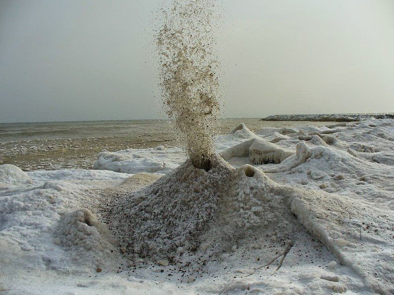 Ice volcanoes of the Great Lakes