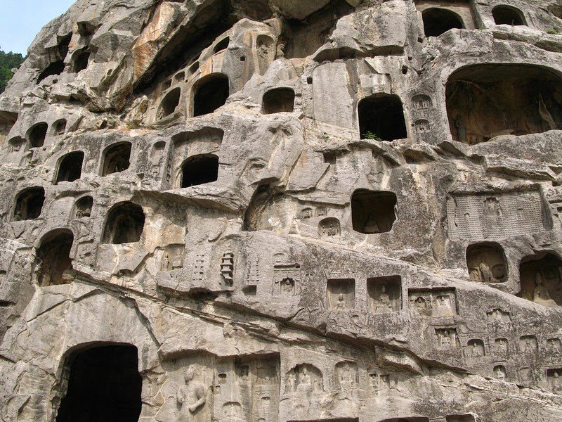 Longmen - stone caves at the Dragon Gate