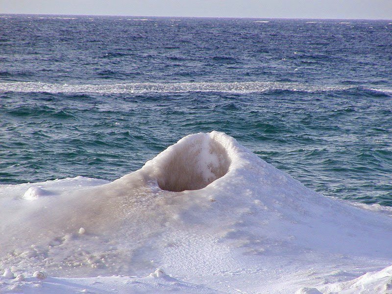 Ice volcanoes of the Great Lakes