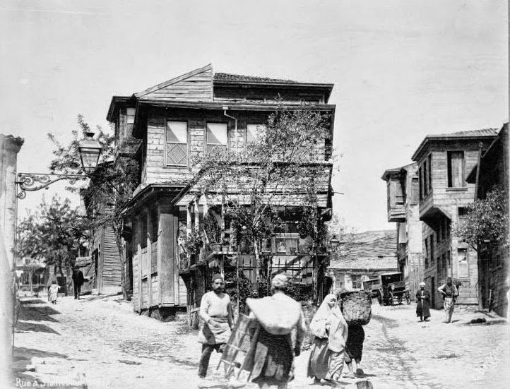 Journey through Istanbul of the XIX century
