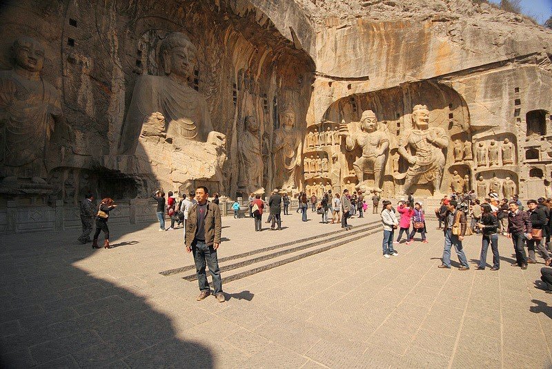 Longmen - stone caves at the Dragon Gate